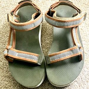 Teva Strappy Velcro Platform Outdoor Hiking Sandals Size 7 S/N 1102451